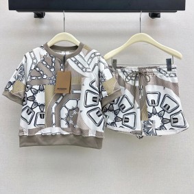 Burberry Women Suit(Size:S|M|L)