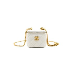 Chanel Quilted Heart Crush Mini Vanity With Chain(High-End Grade)
