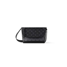 Louis Vuitton Pulse Messenger