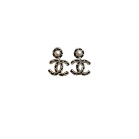 Chanel Pearl Earrings Shop