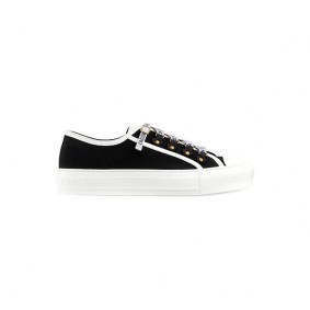 Dior Sneaker Walk’